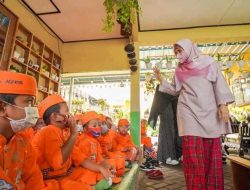 Berkunjung di Yayasan Raudhatul Athfal (RA) Agniya NU Mataram, Wagub: Jaga Lingkungan