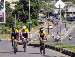 Peserta L’Etape Indonesia Puji Trek Sepanjang Jalan