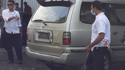 Geger, Sepasang Pria dan Wanita Ditemukan Tewas di dalam Mobil dengan Mulut Berbusa
