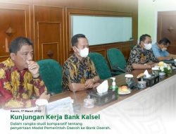 Bank Kalsel Berkunjung ke Bank NTB Syariah di Mataram