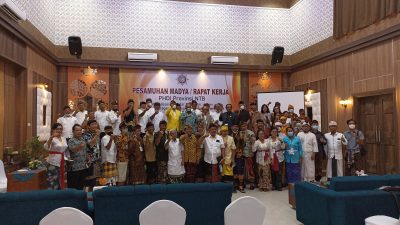 PHDI Pusat dan Sekda NTB Hadiri Rapat Kerja PHDI NTB di Mataram