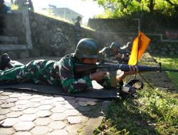 Prajurit Korem 162/WB Tingkatkan Kemahiran Menembak