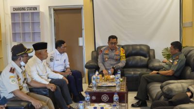 Kapolda NTB bersama Danrem 162/WB Cek Penanganan Penyakit Mulut dan Kuku (PMK) Lembar