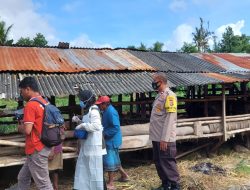Antisipasi PMK, Polsek Praya Bersama Dinas Terkait Laksanakan Giat Vaksinas