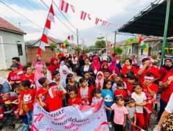Jalan Sehat Santuy Warga Komplek Perumahan Alam Tembesi Asri Memeriahkan HUT RI