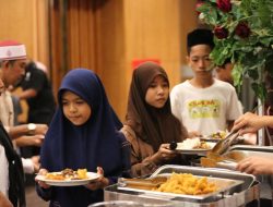 Berbagi Berkah Ramadhan, Aruna Senggigi Gelar Buka Puasa Bersama Anak Yatim