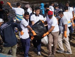 PLN Group Gandeng KLHK Bersihkan Pantai dan Sungai Secara Serentak
