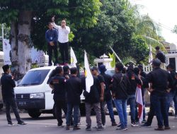 LSM KASTA NTB Demo PN Mataram, Tuntut Pembebasan Aktivis 