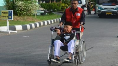 Kloter 5: Menyambut Keberangkatan SHAFWATUL WIDA, Jamaah Termuda Musim Haji 2024