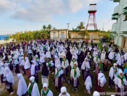 PPIH Embarkasi Lombok Dorong Kesehatan JCH Melalui Senam Haji Sehat