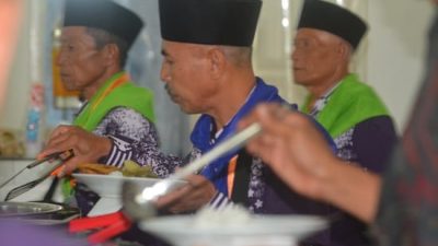 Kloter 10 JCH Lombok Timur: Wajah-wajah Syukur Menghiasi Asrama Haji Embarkasi Lombok