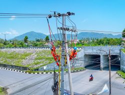PLN Praya Memperkuat Jaringan Listrik dengan Tiang Beton, Solusi Efektif dan Tahan Lama
