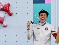 Veddriq Leonardo Taklukan Olimpiade Paris: Emas Pertama Indonesia dari Panjat Tebing