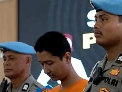Wartawan Tak Tahan Amarah! Jitak Suami Cut Intan Nabila Saat Diperkenalkan Sebagai Tersangka KDRT, Video Viral di Medsos