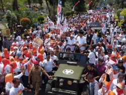 Pasangan Zul-Suhaili Daftar Pertama ke KPUD NTB, Disambut Ribuan Pendukung dengan Semangat Membara!