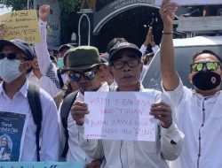 Ribuan Honorer NTB Mengepung DPRD, Tuntut SK PPPK 2025: ‘Kami Sudah Cukup Bersabar!