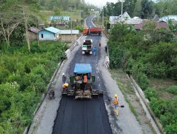 Dari Tanah Merah ke Aspal Mulus, PLN Buka Akses Ekonomi Baru di Lereng Golewa