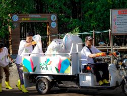 Rayakan HUT ke-23 PLN, Warga Jerowaru Bersih-Bersih Pantai dan Tanam Mangrove di Poton Bakau