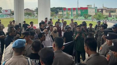 Ketika Rumah Sakit Menjadi Rumah Duka: RSUD KLU Diguncang Aksi, Direktur Mundur di Tengah Amarah Rakyat
