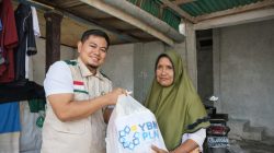 Tak Hanya Hadirkan Listrik, PLN UIW NTB Tebar Kepedulian Sosial bagi 166 Warga di Bulan Ramadan