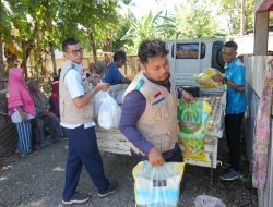 PLN NTB Lanjutkan Semangat Berbagi Pasca-Idulfitri, 33 Paket Sembako Disalurkan di Sumbawa Barat