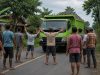Penyetopan Dump Truk Berujung Polemik, Kades Beberkan Fakta Mediasi, Sopir Ancam Turun Demo